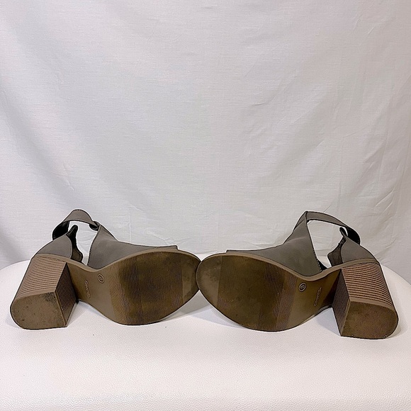 Camel or tan colour bootees with open toe - Picture 7 of 9